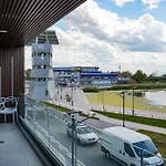 Poem - Roof Pool & Panoramic Sea View 艾福雷诺德