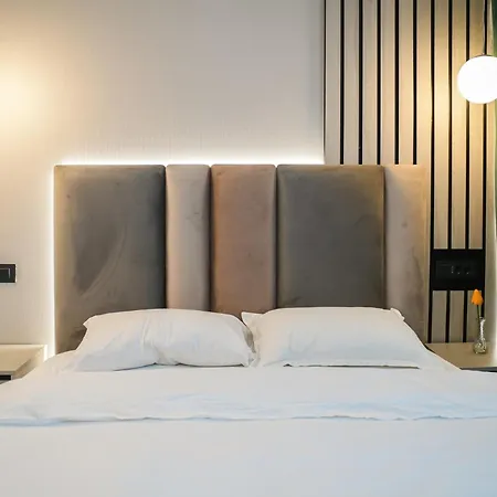 Poem Sea View Hotel 4*