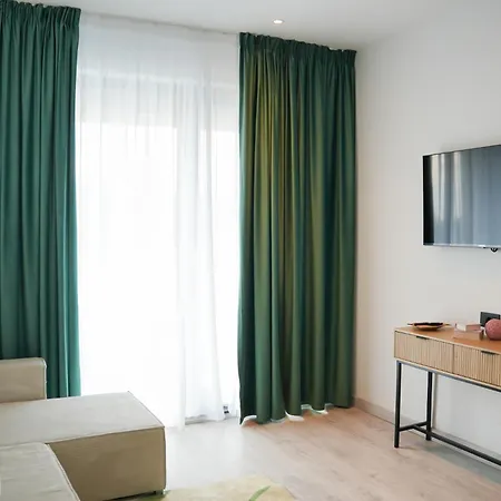 Poem Sea View Hotel 4*