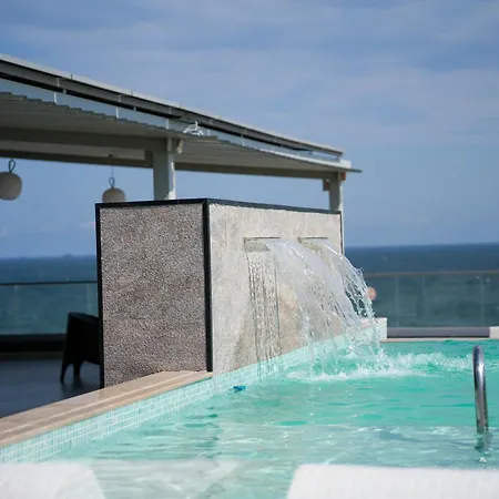 Poem - Roof Pool & Panoramic Sea View 4* Eforie Nord
