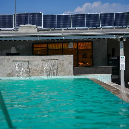 Szálloda Poem - Roof Pool & Panoramic Sea View Észak-Eforie
